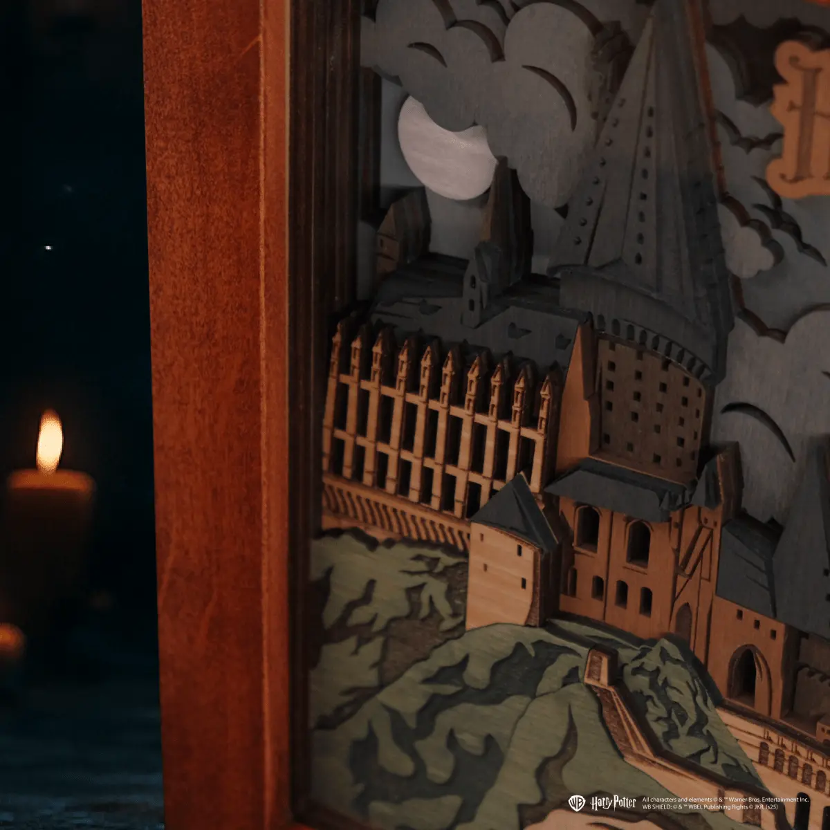 HOGWARTS™ COLLECTIBLE CARD ZeWood Inc.