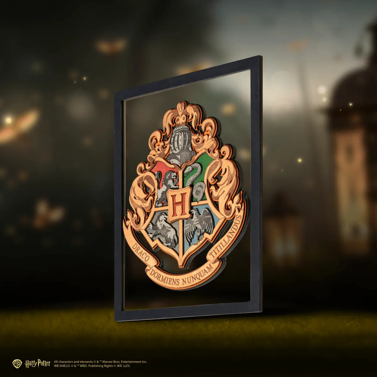 HOGWARTS™ CREST 3D WOOD POSTER ZeWood Inc.