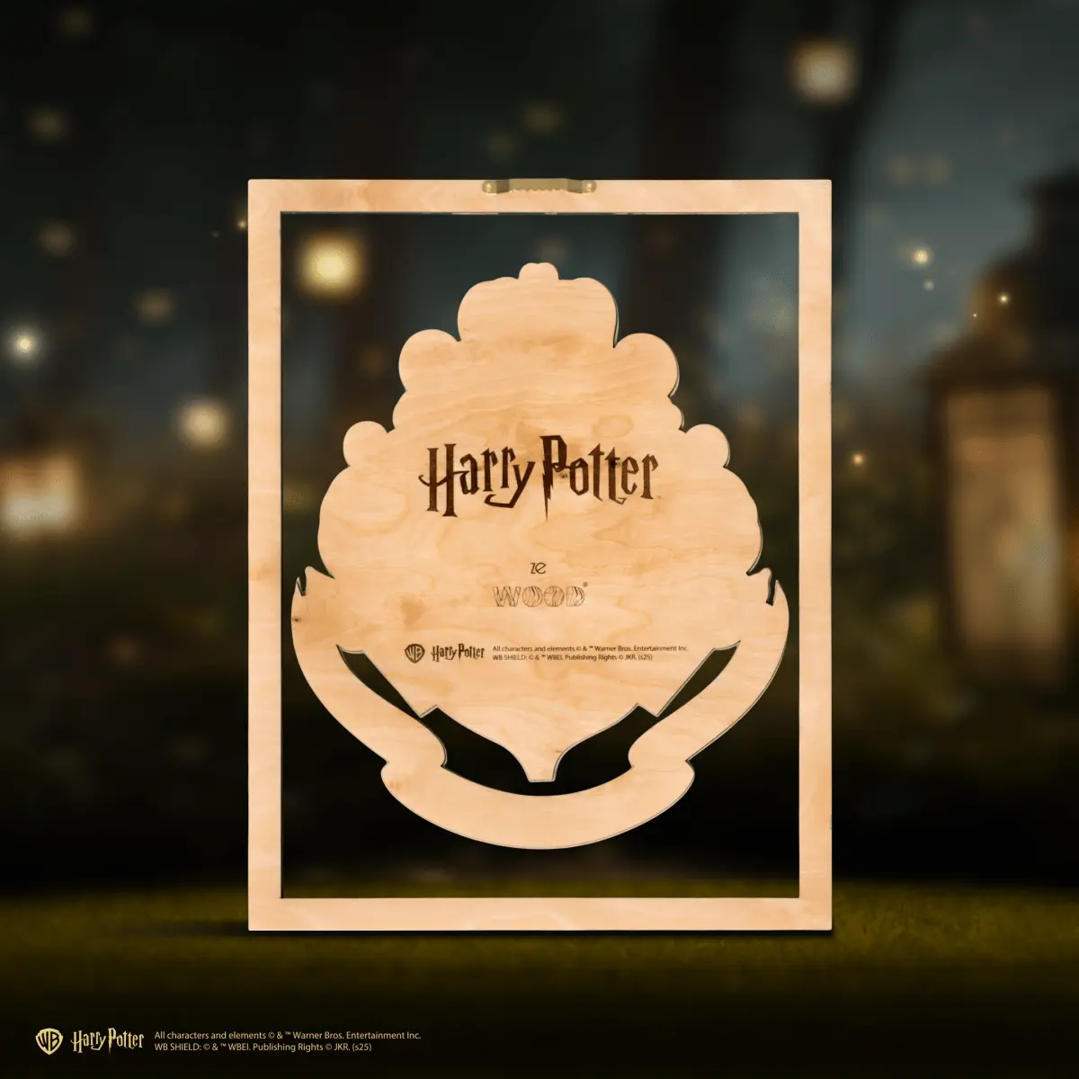 HOGWARTS™ CREST 3D WOOD POSTER ZeWood Inc.