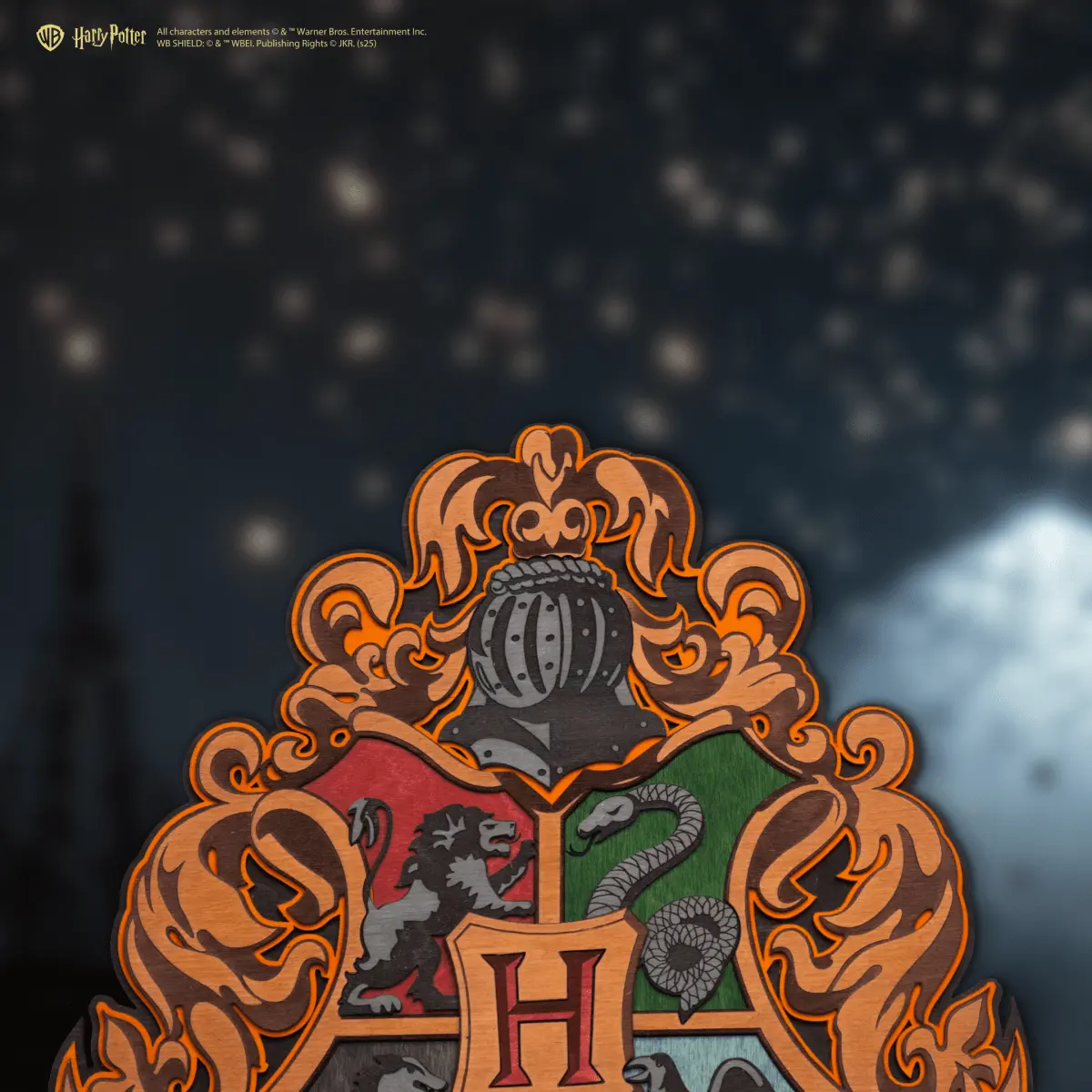 HOGWARTS™ CREST 3D WOOD POSTER ZeWood Inc.