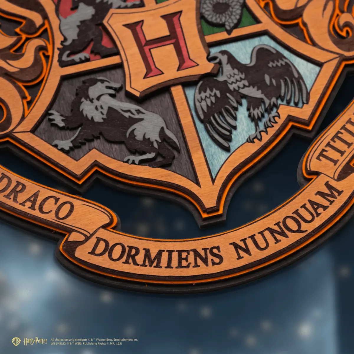 HOGWARTS™ CREST 3D WOOD POSTER ZeWood Inc.