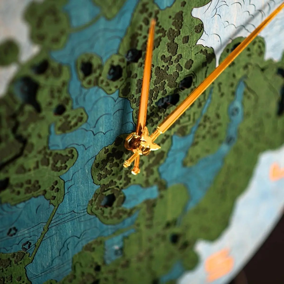 THE HYRULE 3D WOOD CLOCK - GREAT SKY ISLAND ZeWood Inc.